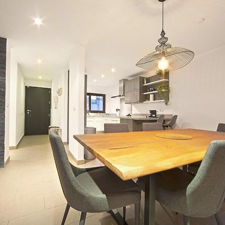 Modern Villa Close To Costabella Beach ماربيا المظهر الخارجي الصورة